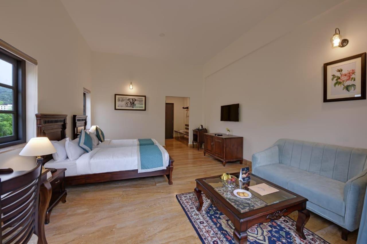 The Hunting Lodge Resort Udaipur - Villas & Pool Dabok Exteriör bild