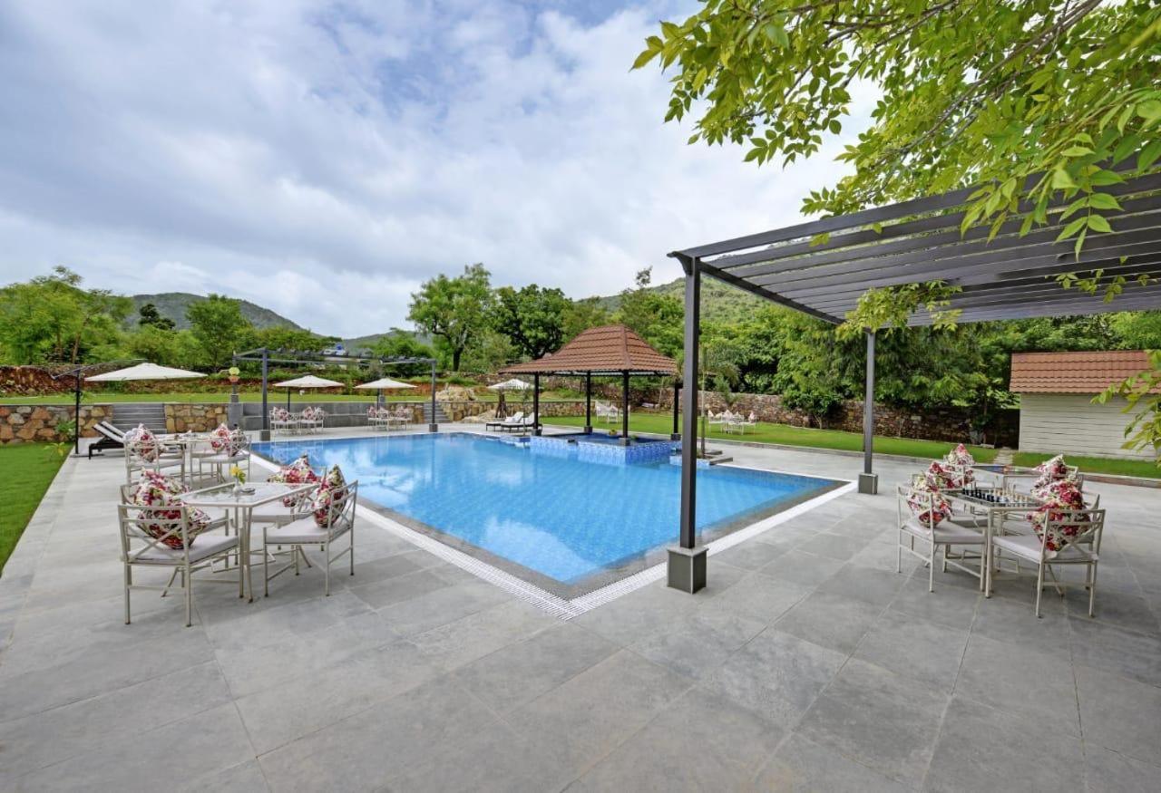 The Hunting Lodge Resort Udaipur - Villas & Pool Dabok Exteriör bild