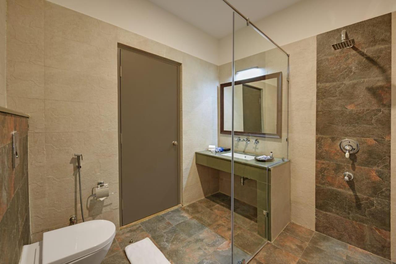 The Hunting Lodge Resort Udaipur - Villas & Pool Dabok Exteriör bild