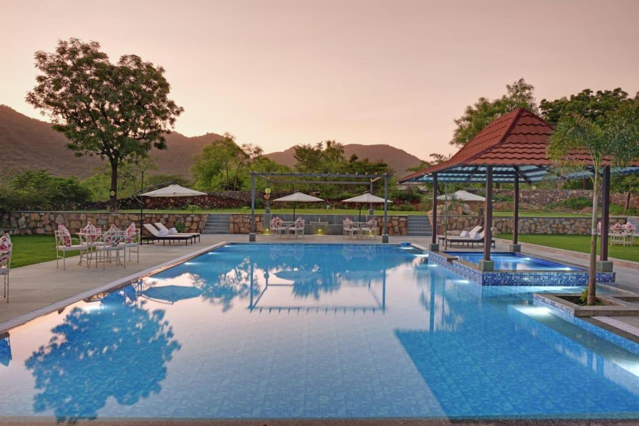 The Hunting Lodge Resort Udaipur - Villas & Pool Dabok Exteriör bild