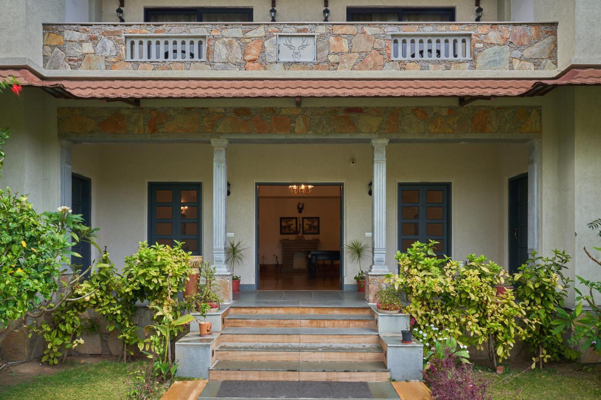 The Hunting Lodge Resort Udaipur - Villas & Pool Dabok Exteriör bild