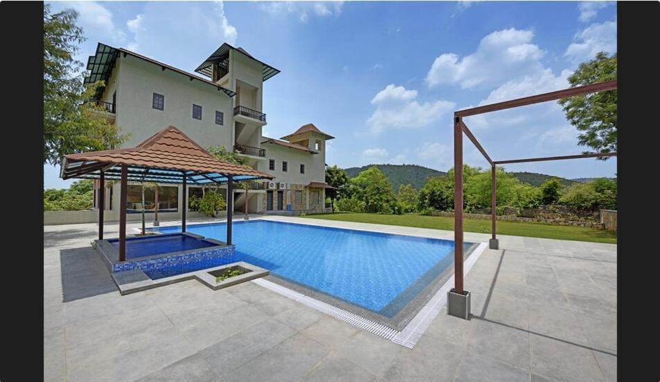 The Hunting Lodge Resort Udaipur - Villas & Pool Dabok Exteriör bild